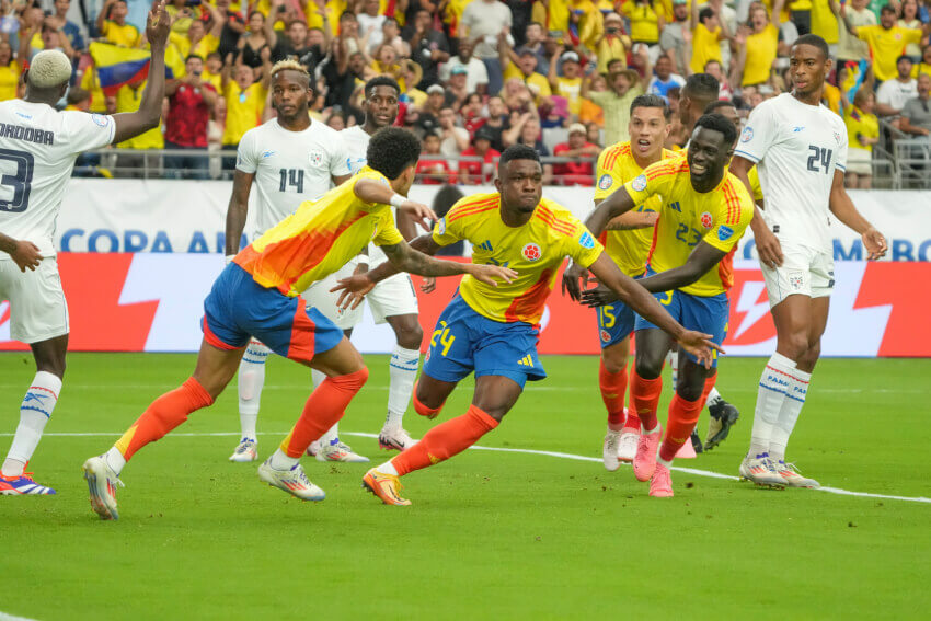 Jogadores da Col?mbia comemoram gol na Copa América 2024